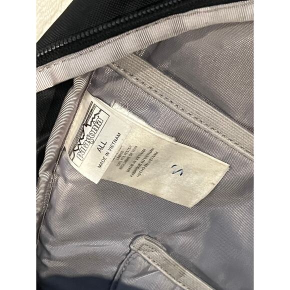 Patagonia Black Refugio Daypack 26L - Picture 5 of 5